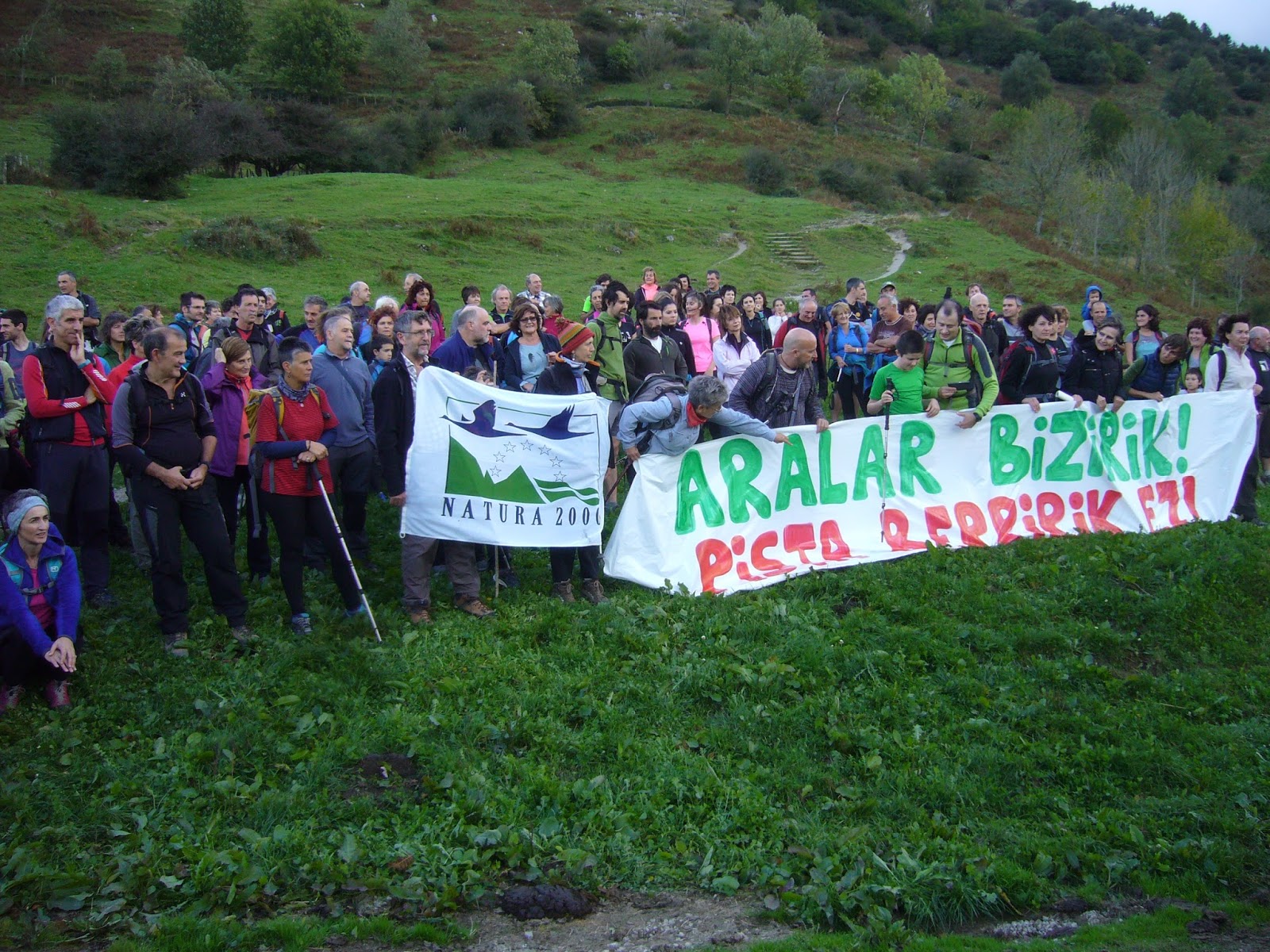 Arabako Mendizale Federazioa-Federación Alavesa de Montaña aprueba la declaración sobre las pistas de Aralar