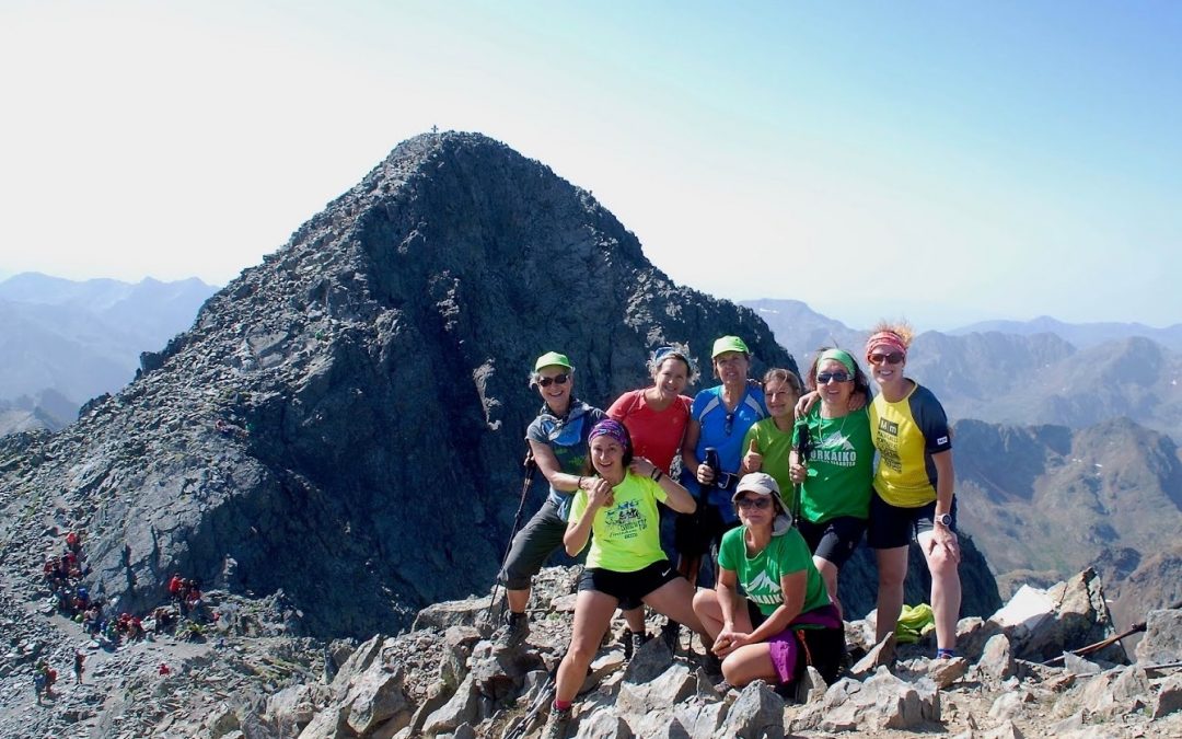 Montañeras y amigas, toda una vida. Las montañeras de Elgoibar. 100 % montañeras.