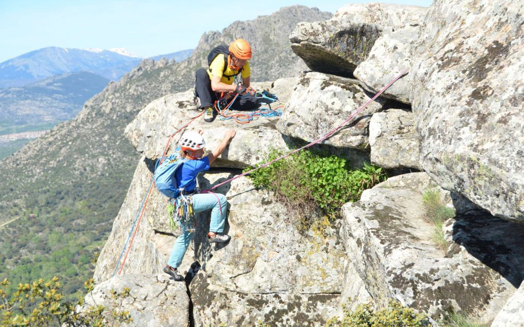 Los deportes de montaña superan al baloncesto en número de federados en 2021 y sitúan a la FEDME a un paso de ser la primera federación en número de licencias femeninas.